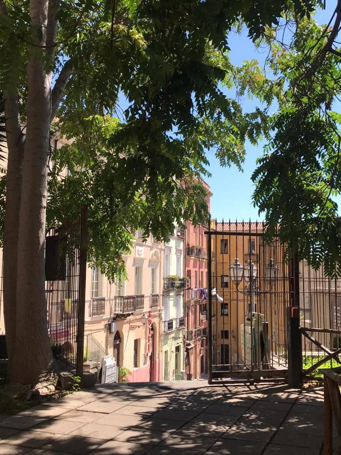 Casa Minu Santa Chiara Hotel Каляри Екстериор снимка