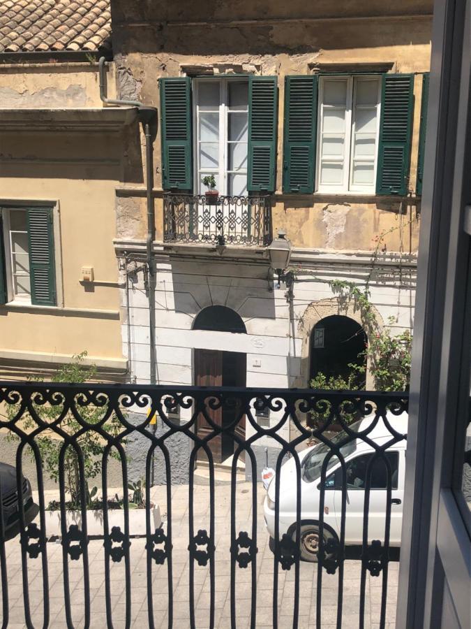 Casa Minu Santa Chiara Hotel Каляри Екстериор снимка