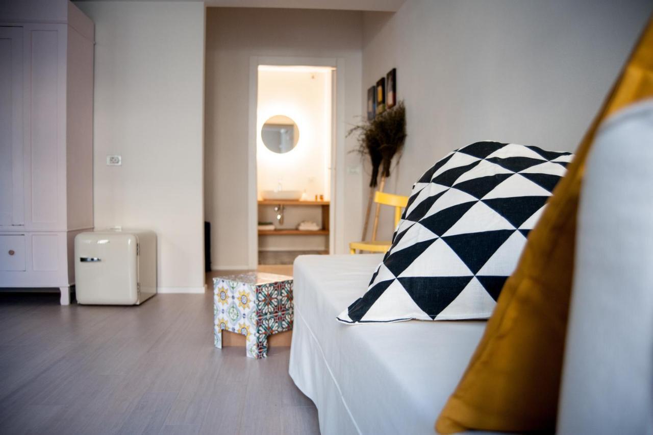 Casa Minu Santa Chiara Hotel Каляри Екстериор снимка